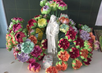 Image Fleurs et pri&egrave;res pour la Vierge p&egrave;lerine