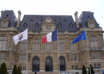 Image Rencontre entre l’adjointe au maire et les 2ndes 1 à la mairie de Versailles